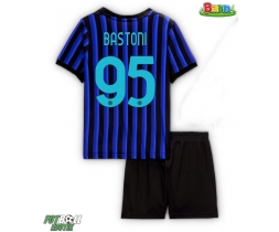 Inter Milan Alessandro Bastoni #95 Hemmaställ Barn 2025-26 Kortärmad (+ Korta byxor) Inter Milan Alessandro Bastoni #95 Hemmaställ Barn 2025-26 Kortärmad (+ Korta byxor)